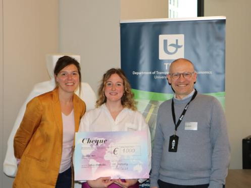 PSA University reikt award uit aan studente Maritiem en Logistiek Management