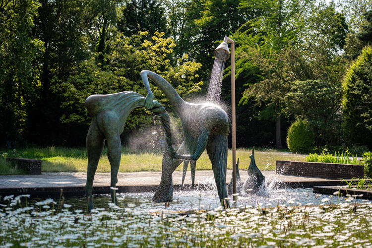 Camille Henrot, Adrift, 2023 © ADAGP Camille Henrot. Courtesy of the artist, kamel mennour and Hauser & Wirth. Foto: Tom Cornille