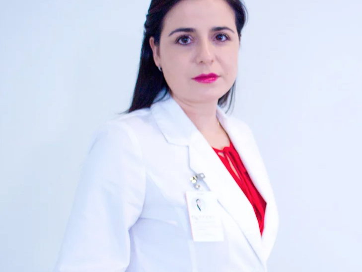 Aviso de la dermatóloga: amiga, es normal que tus axilas se manchen
