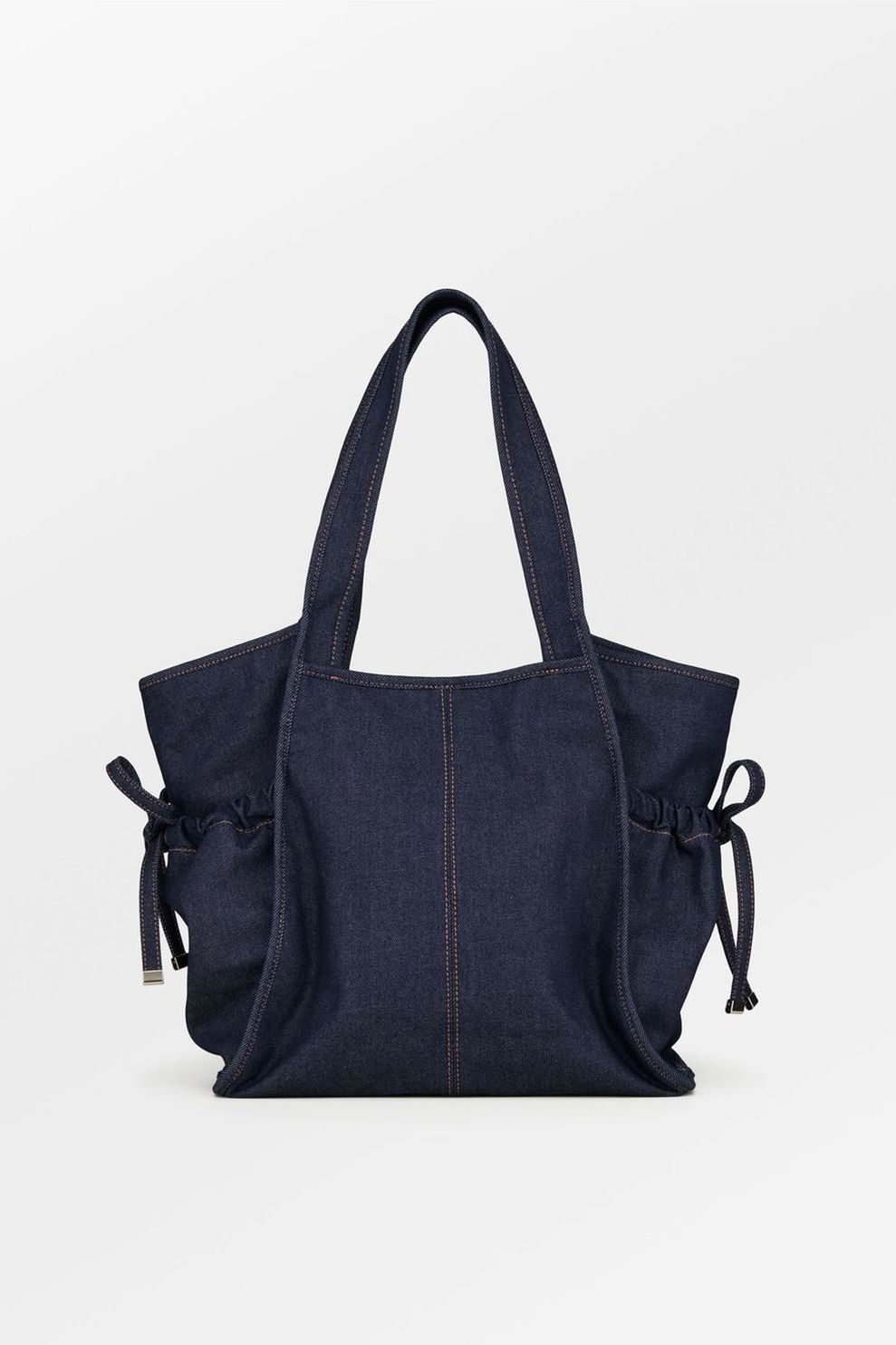 Juttu_FW24_Fashion dms Tas_Becksöndergaard_€100