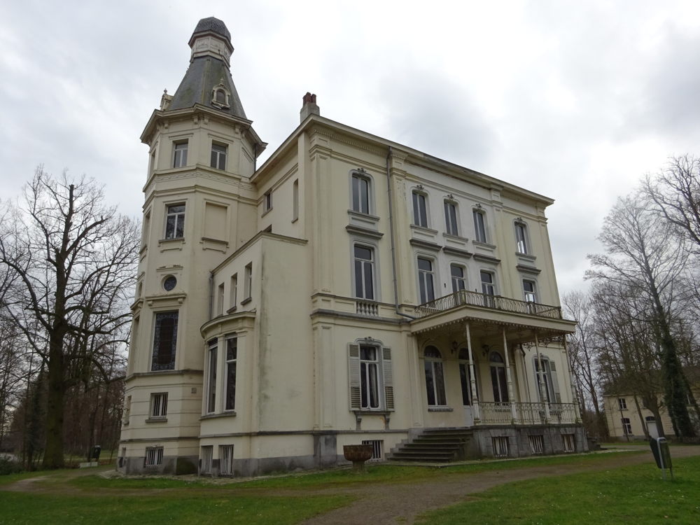 kasteel Borluut parkzijde