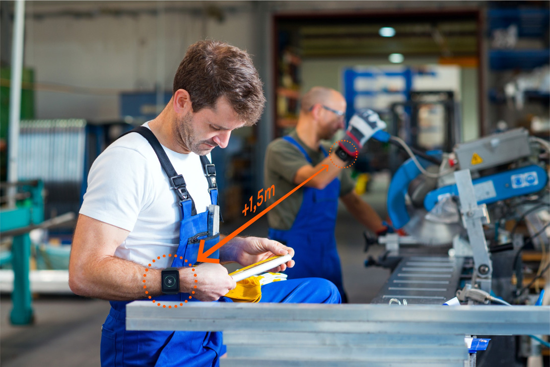 Port of Antwerp tests smart bracelet to prevent corona infection on the workfloor