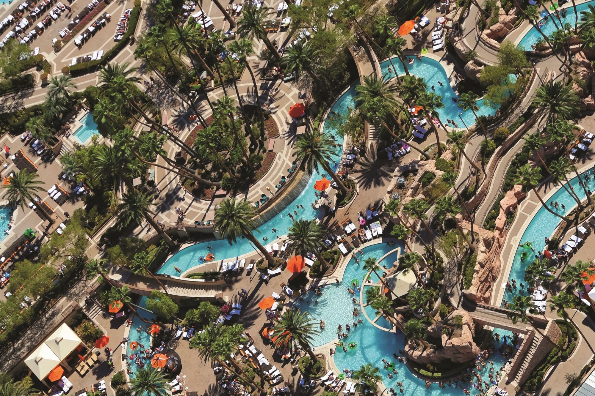 Ontdek het Grand Pool Complex | © 2024 MGM Resorts International. All rights reserved.