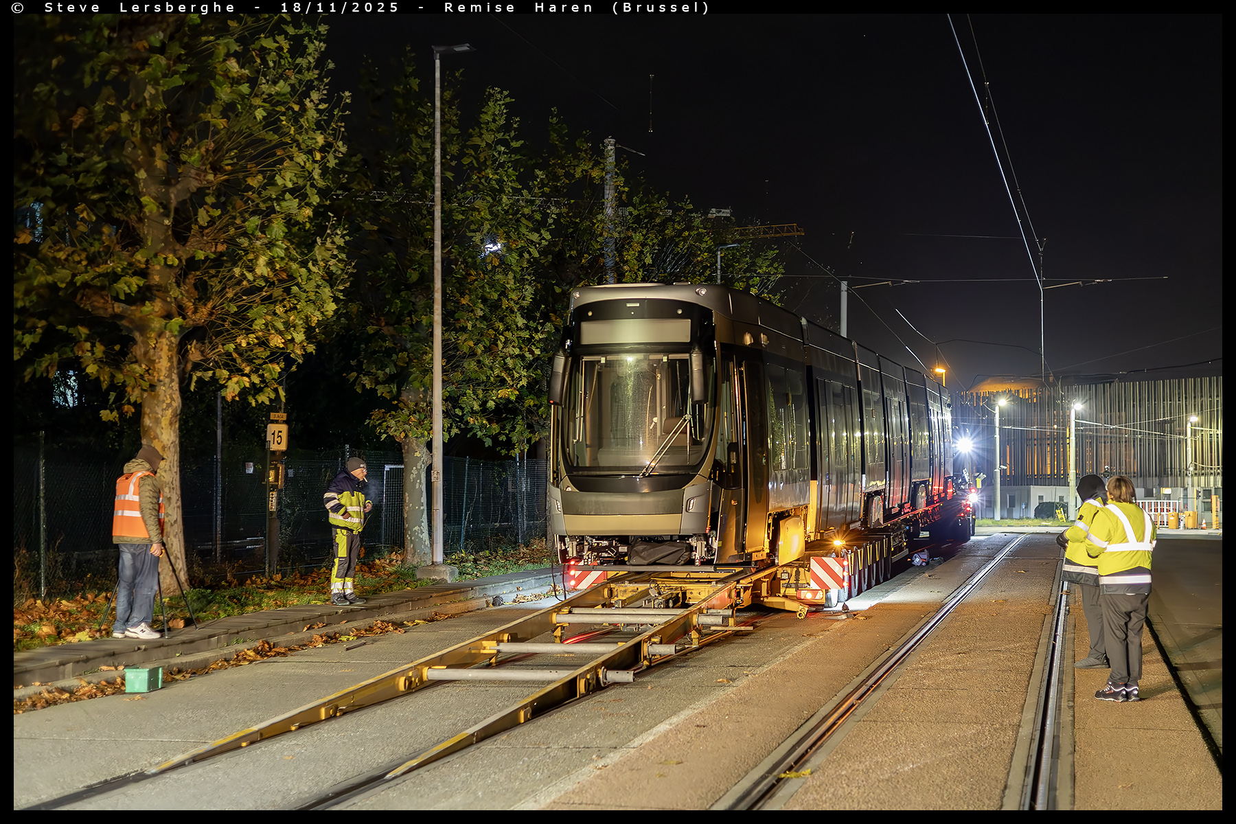Le premier Tram Nouvelle Génération en version longue est arrivé à la STIB
