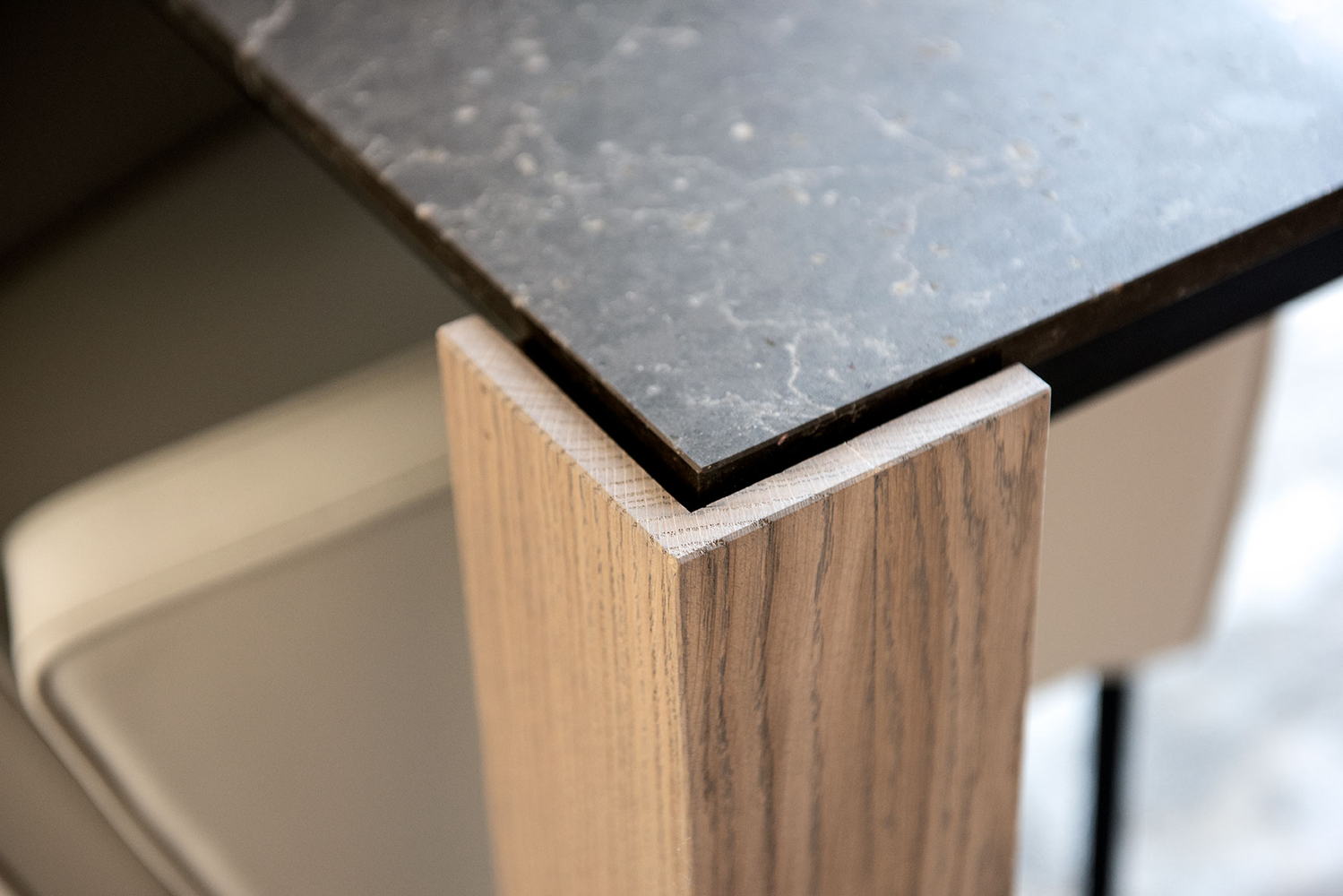 Table Imperia - quartz de Silestone by Cosentino