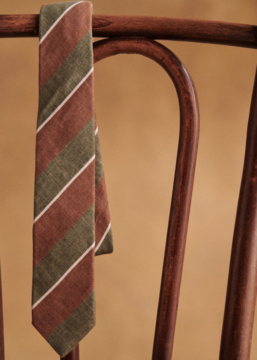 Octobre Editions - Cravate Fletcher Rayures Kaki Marron Blanc - 65€