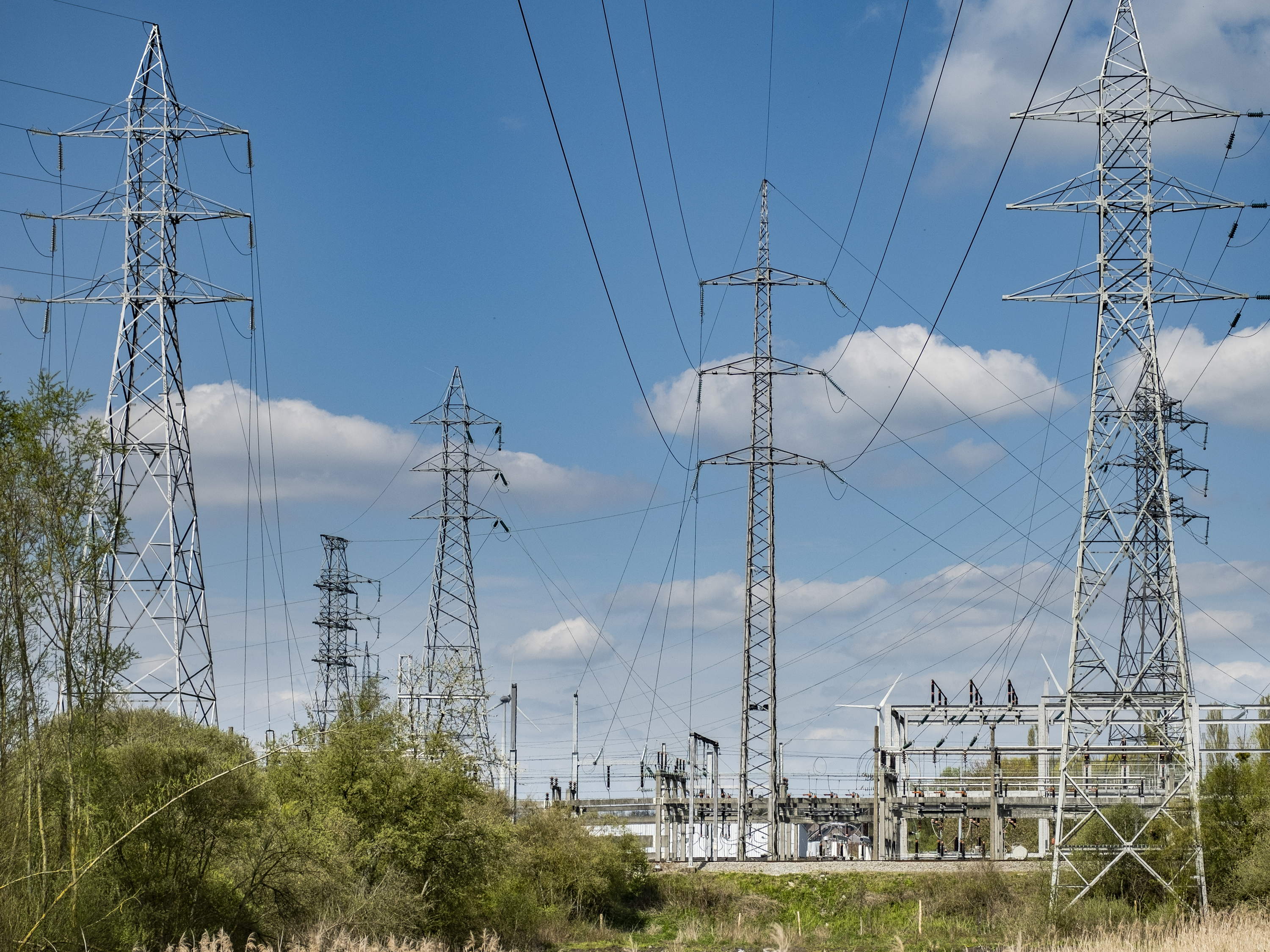 Netbeheerders Elia en Fluvius versterken actieplannen rond congestiebeheer voor bedrijven