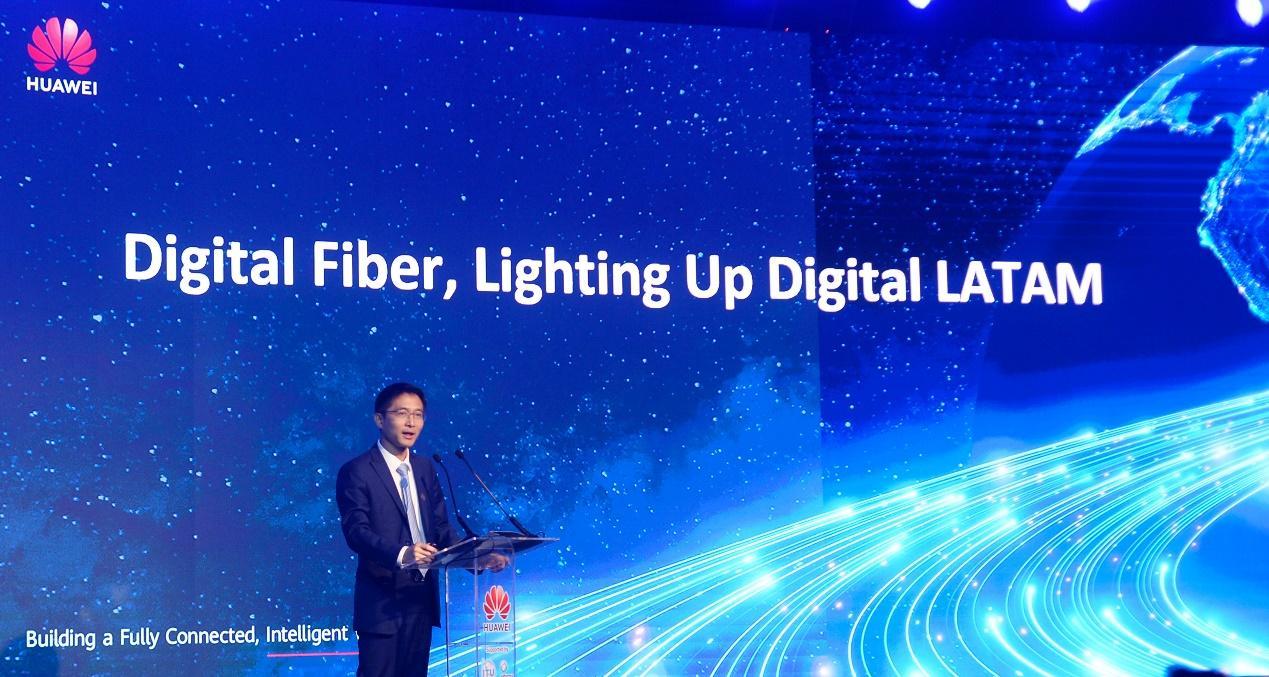 Bob Cai, presidente de Huawei Latin America Carrier Business, pronunció una conferencia magistral.