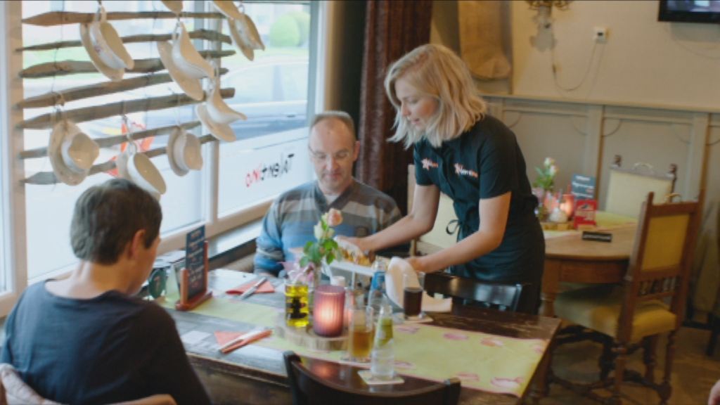 Te goedkoop om waar te zijn met Julie Van den Steen
1000 zonnen (c) VRT