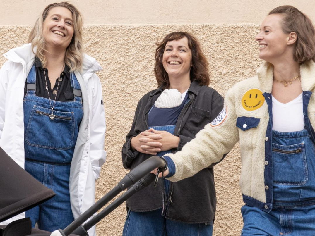 Lub Dub Denim have opened pre-orders for the Original Dungaroo - the dungarees that you can carry a kid in!