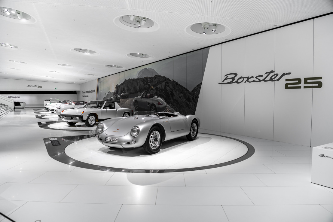 Virtual guided tour through the special exhibition “25 Years of the Boxster” in the Porsche Museum