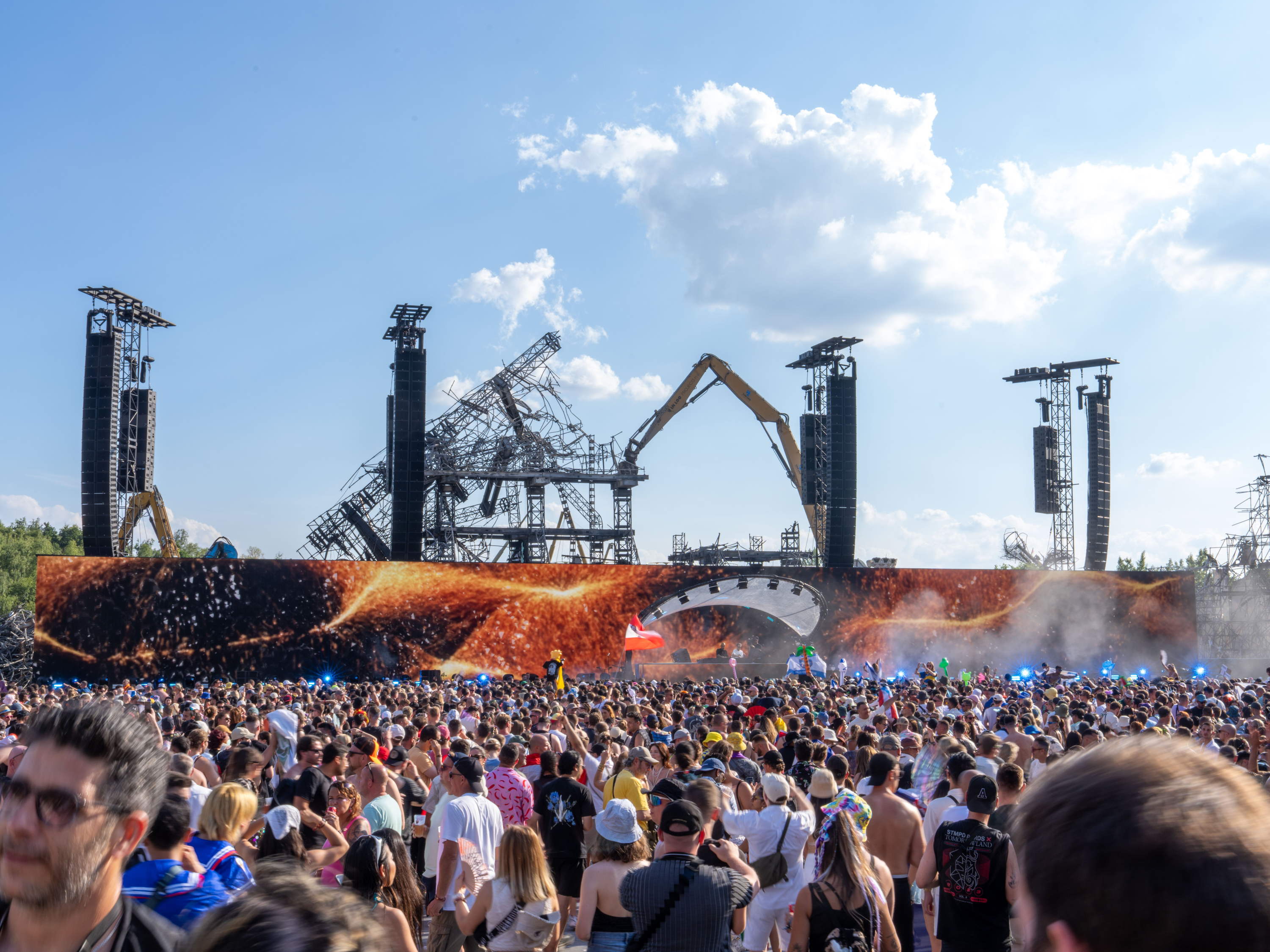 Complaint filed against alleged Israeli war criminals present at Tomorrowland