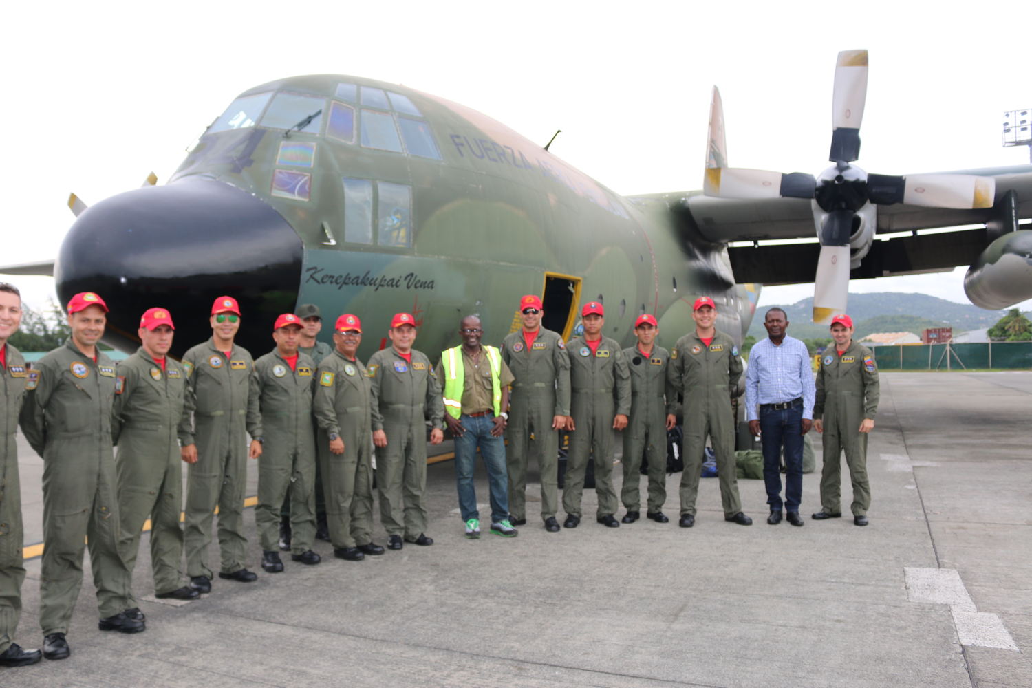 Humanitarian specialists and Members of the National Bolivarian Armed Forces arrive in Saint Lucia