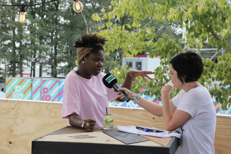 Ilse Liebens interviewt Coely - (c) VRT