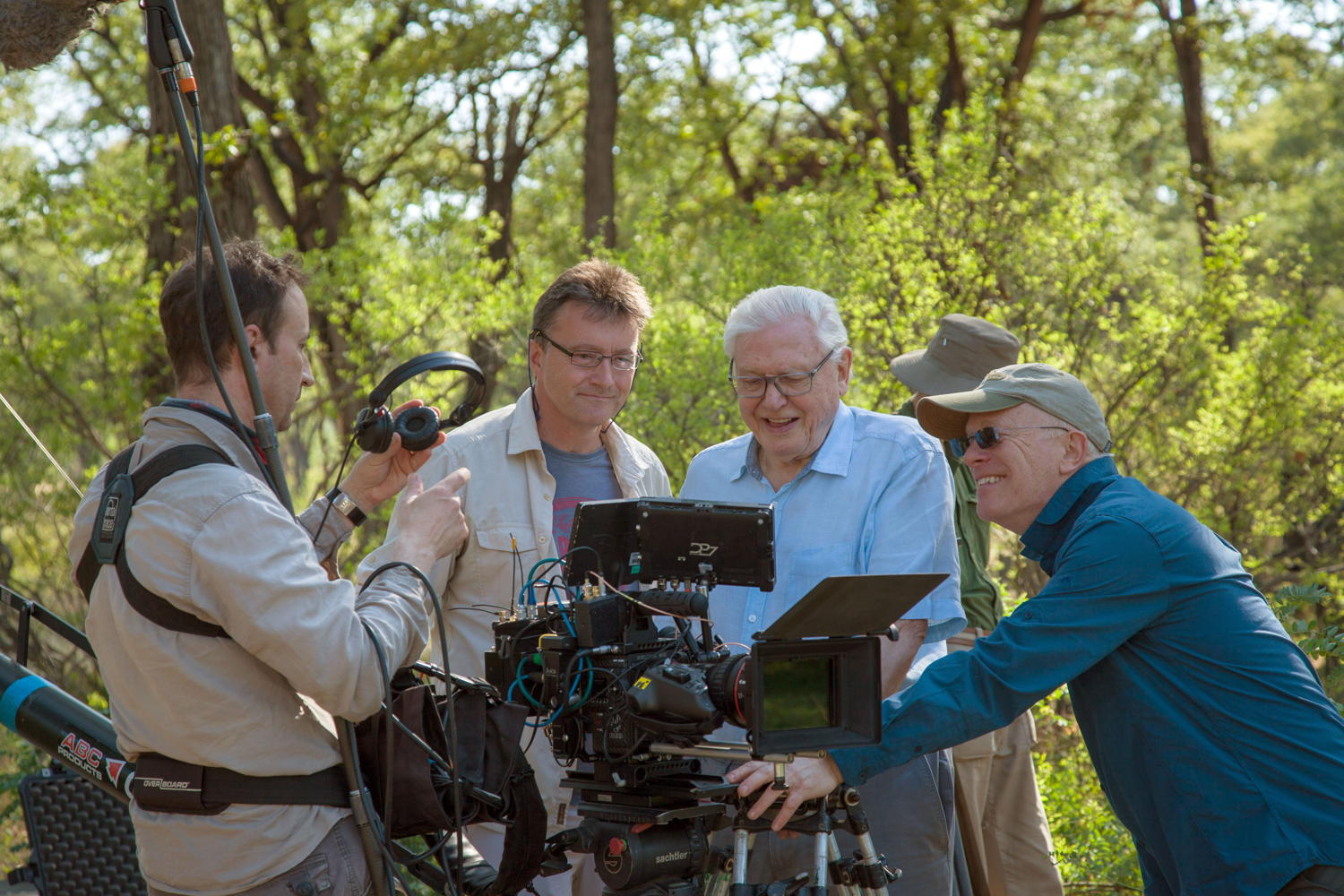De productieploeg van Dynasties met o.a. David Attenborough, Mike Gunton en Rupert Barrington - (c) BBC