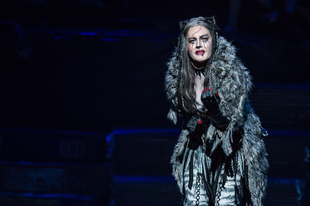Mamie Parris as Grizabella in CATS (Photo by Matthew Murphy)