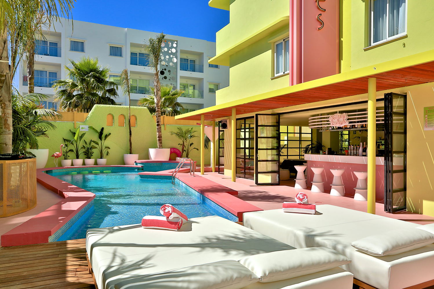 https://www.corendon.be/spanje/balearen/ibiza/playa-den-bossa/tropicana-ibiza?search=tropicana