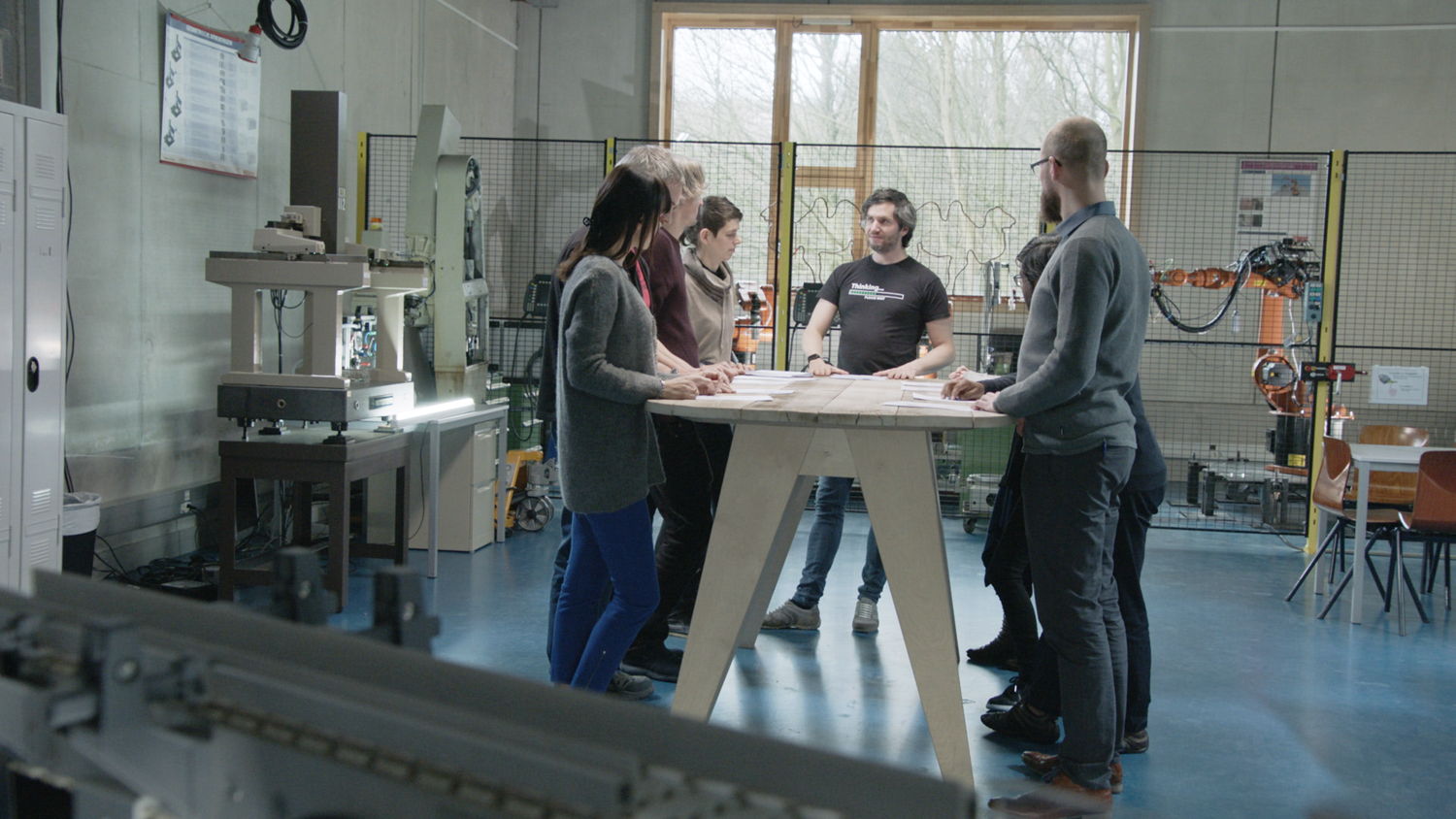 Team Scheire in hun hoofdkwartier in Antwerpen- (c) VRT