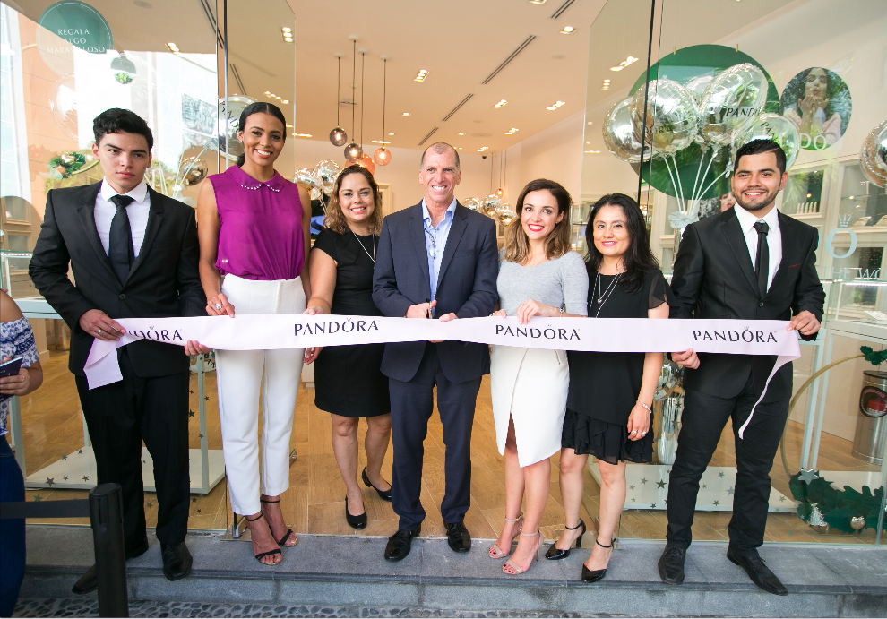 PANDORA​ ​LLEGÓ​ ​A​​ LA ISLA ​ACAPULCO