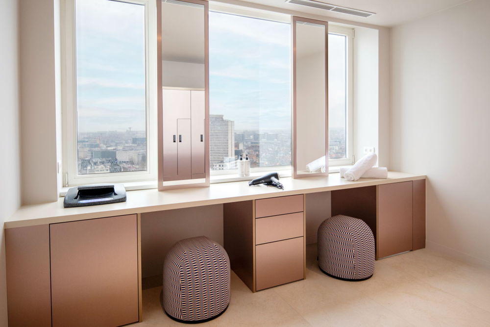 The Hotel - Changing room