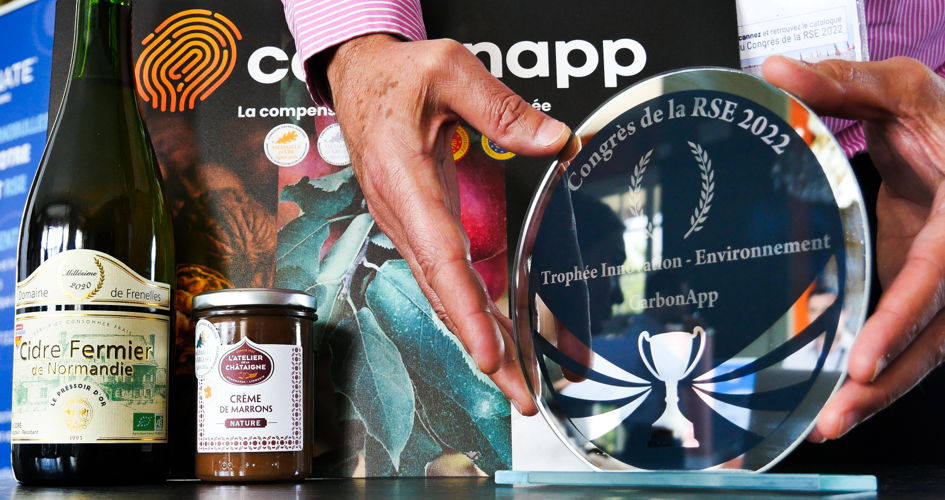 Trophée Innovation Environnement reçu par Carbonapp  (crédit photo : Carbonapp)