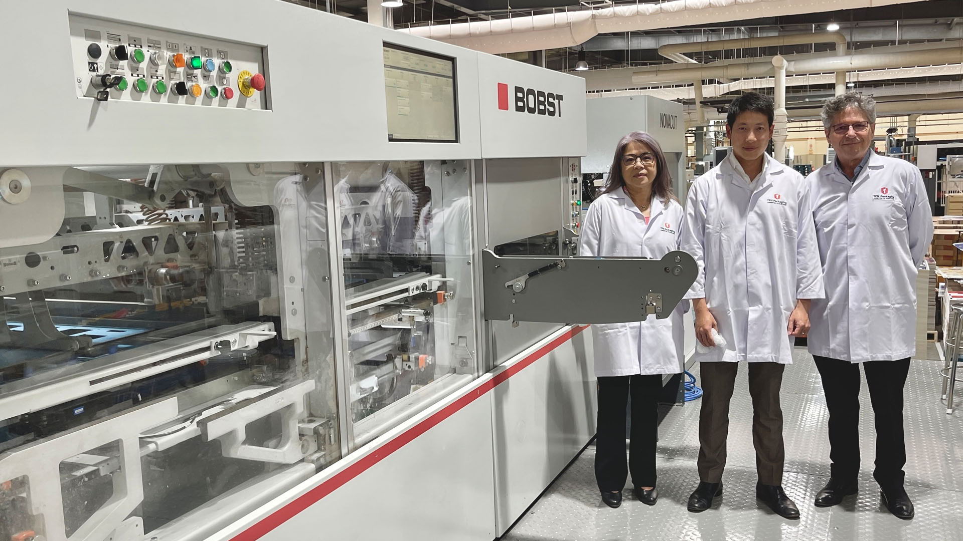 Left to right: Waewlada Teachasakul (Sales Manager-Thailand), Teeruth Thungkasemvathana (Deputy Managing Director) and Kajari Attila (Zone Business Director, South-East Asia FC & CB Industry Business Unit Printing & Converting)