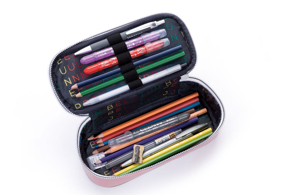 JeunePremier_AW21_PencilBox_CherryPompon_inside2_34,9EUR