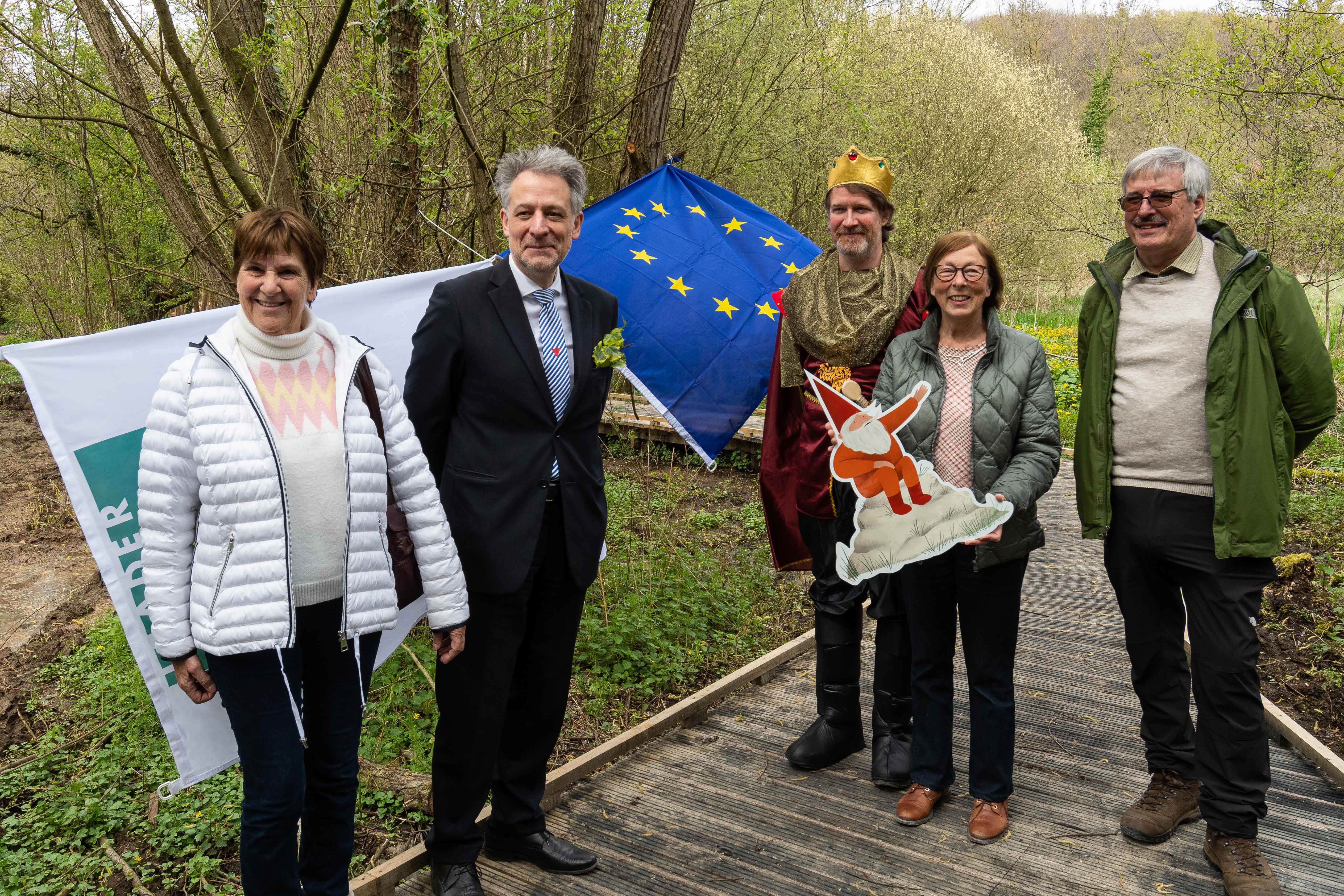Op 23 april werden een vlonderpad en luisterwandeling aan de Gempemolen in Tielt-Winge ingehuldigd Op 23 april werden een vlonderpad en luisterwandeling aan de Gempemolen in Tielt-Winge ingehuldigd