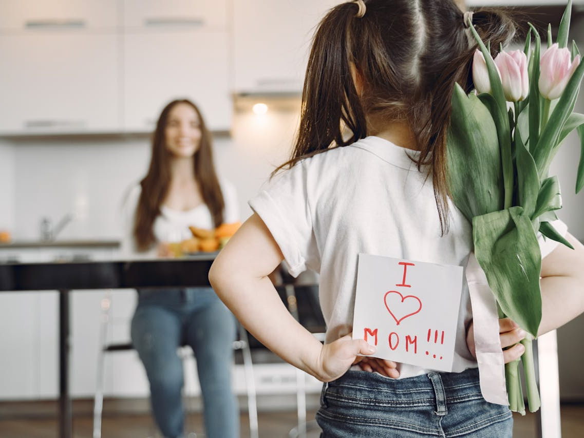 Día de las Madres: los viajes ganan fuerza como regalo y la eSIM garantiza conectividad internacional