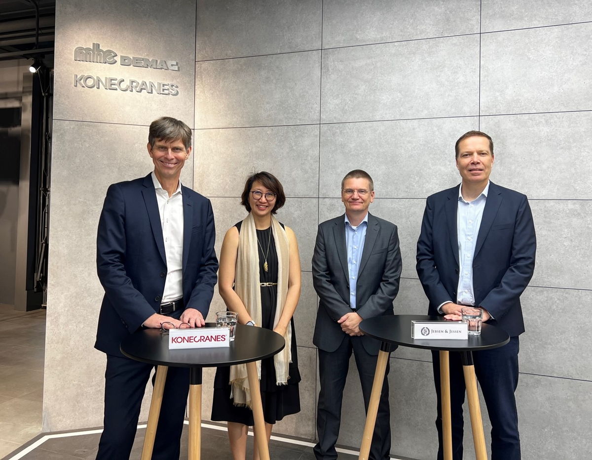 Managers from Jebsen & Jessen and Konecranes hosted a virtual joint town hall to welcome the 300 transferring employees from across the region. (From left to right): Per Magnusson, Group CEO, Jebsen & Jessen, Olivia Chua, Chief Human Resources Officer, Jebsen & Jessen Group, Karl Tilkorn, Regional Director, MHE, Jebsen & Jessen Technology, Marko Tulokas, Senior Vice President, Region Asia-Pacific, Konecranes.