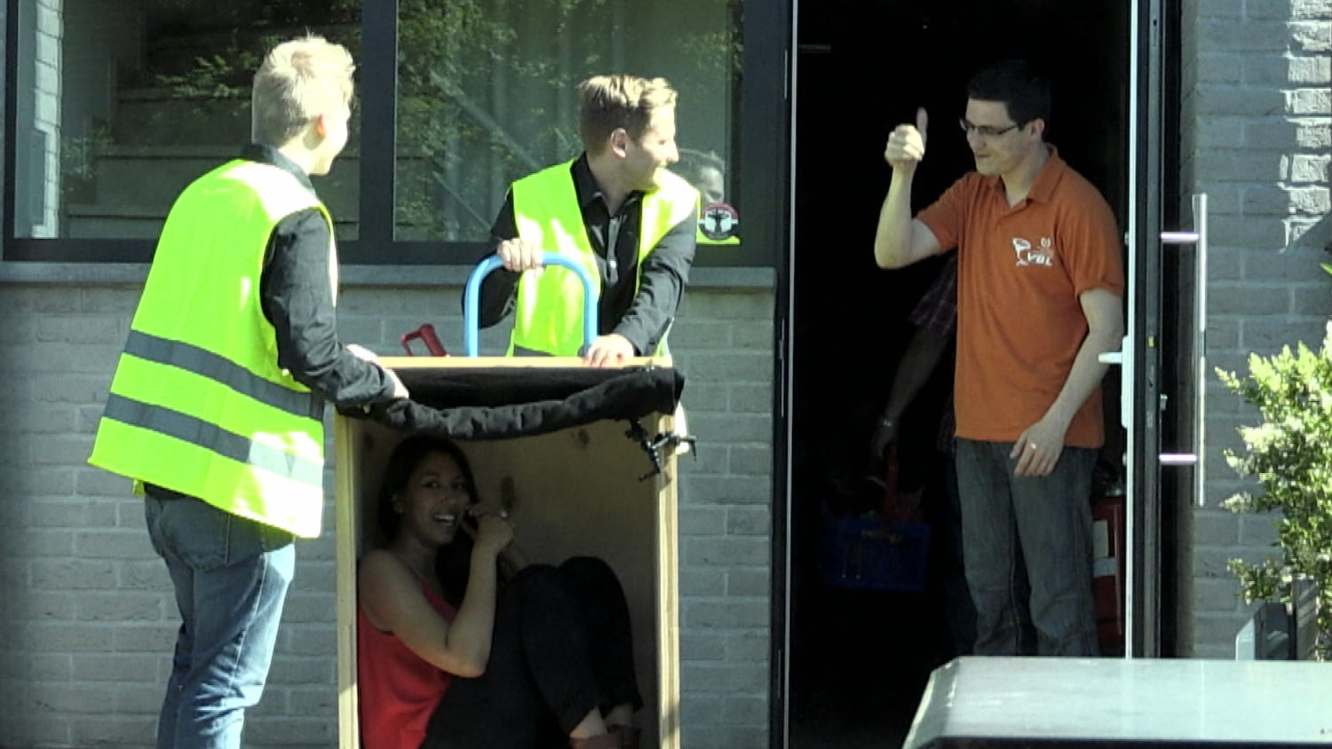 6. Vijf keer op de foto met Danira 
Sorry voor alles (c) VRT