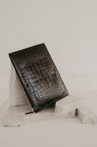 MiekeDierckx_Zip clutch black_Croco_185€