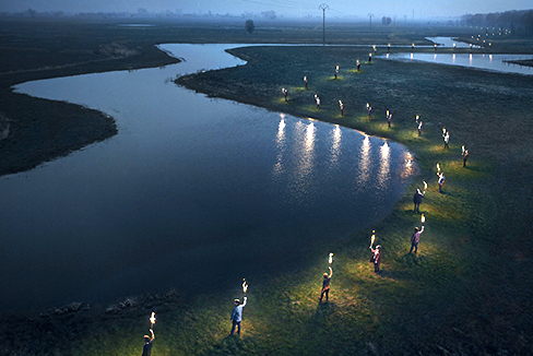 Lichtfront: evocatie van de fakkeldragers - (c) GoneWest