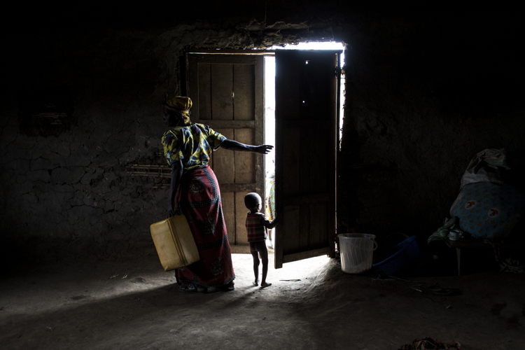 Internally displaced Congolese are seen inside a church, which is used as a shelter in Telega. ©John Wessels/MSF Internally displaced Congolese are seen inside a church, which is used as a shelter in Telega. ©John Wessels/MSF