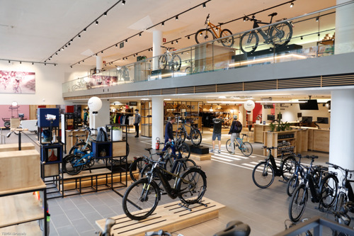 Lucien, de fietsenketen van D’Ieteren, opent zijn eerste grote, en gloednieuwe flagship store in Elsene.