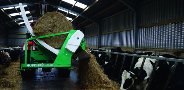 Squares And Rounds – Maximum Versatility with a Hustler Chainless bale feeder