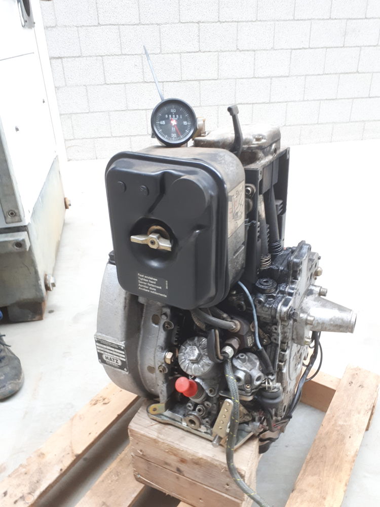 Quality guarantee: Hatz D series engine (1D81Z) with direct injection