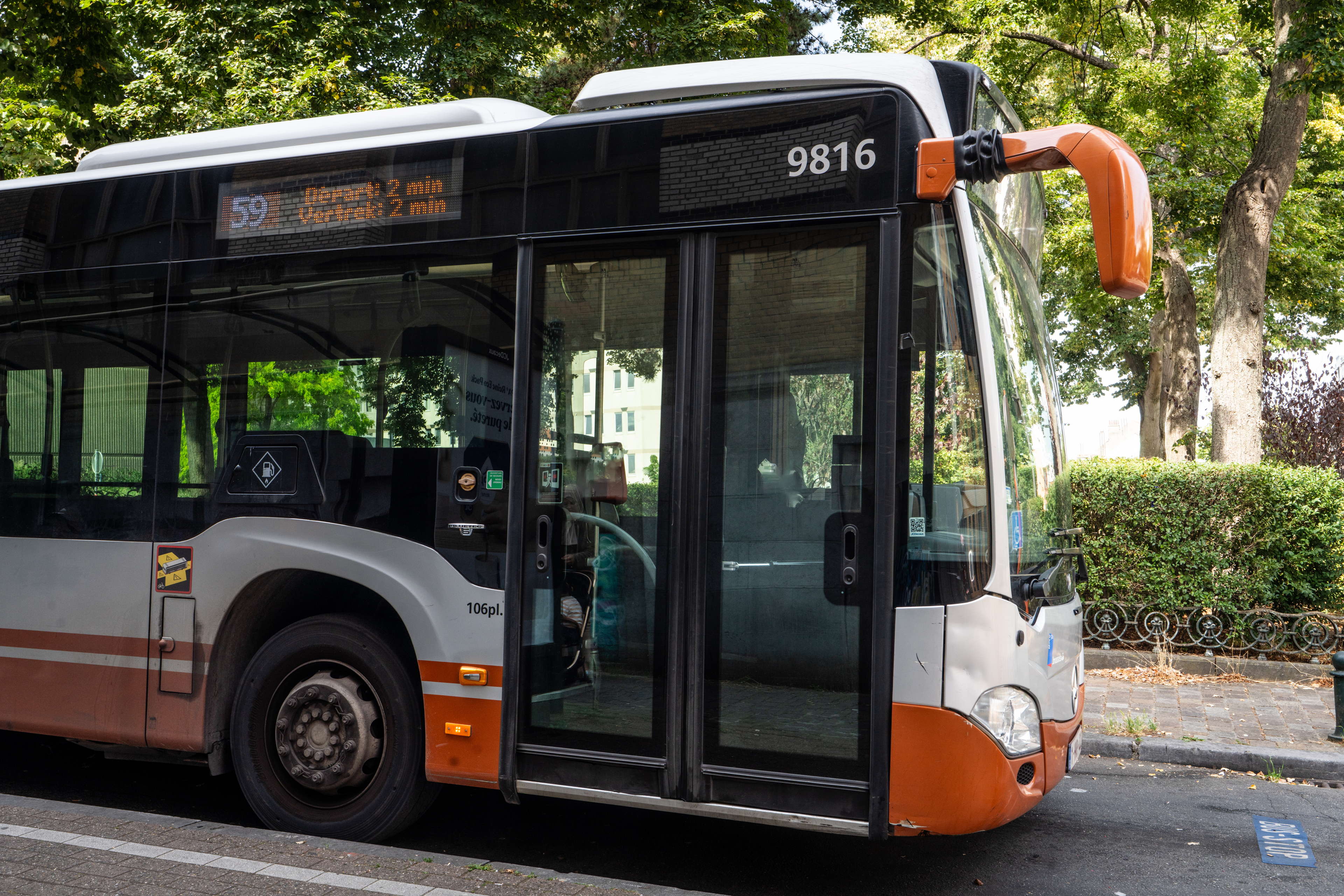 La STIB renforce la desserte des cimetières pour la Toussaint