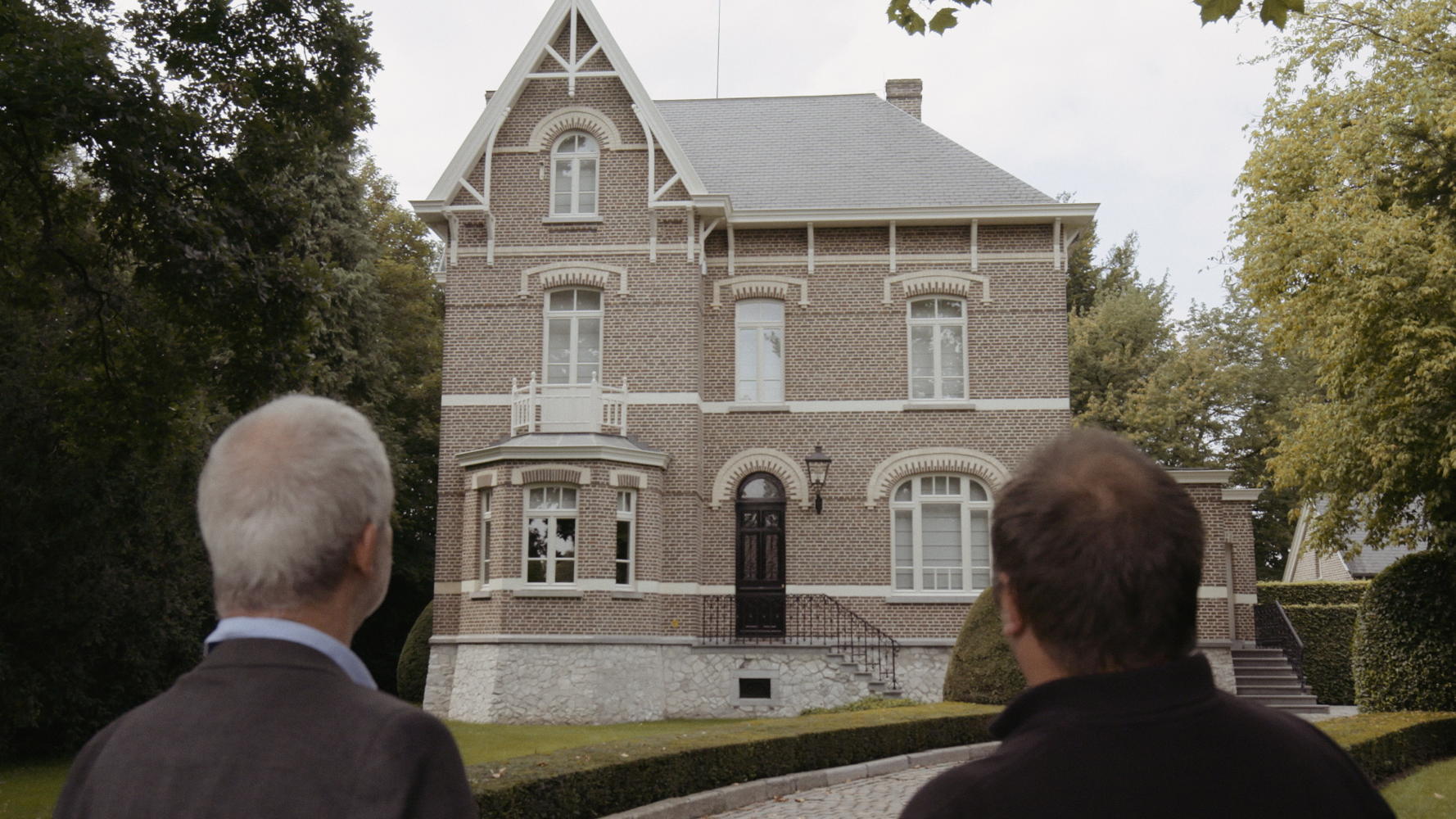 Koen en Kevin Follong voor Villa Magda