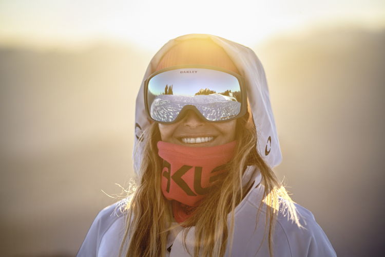 OAKLEY THERMONUCLEAR PROTECTION COLLECTION - LIFESTYLE IMAGE (9)
