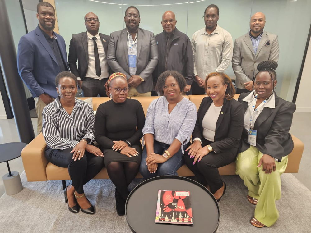 Les entrepreneurs de l'OECO avec le Dr. Nicholas Brathwaite