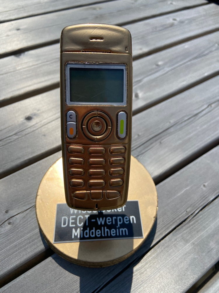 De trofee voor de winnaar van het kampioenschap telefoonwerpen bij ZNA (foto: ZNA)