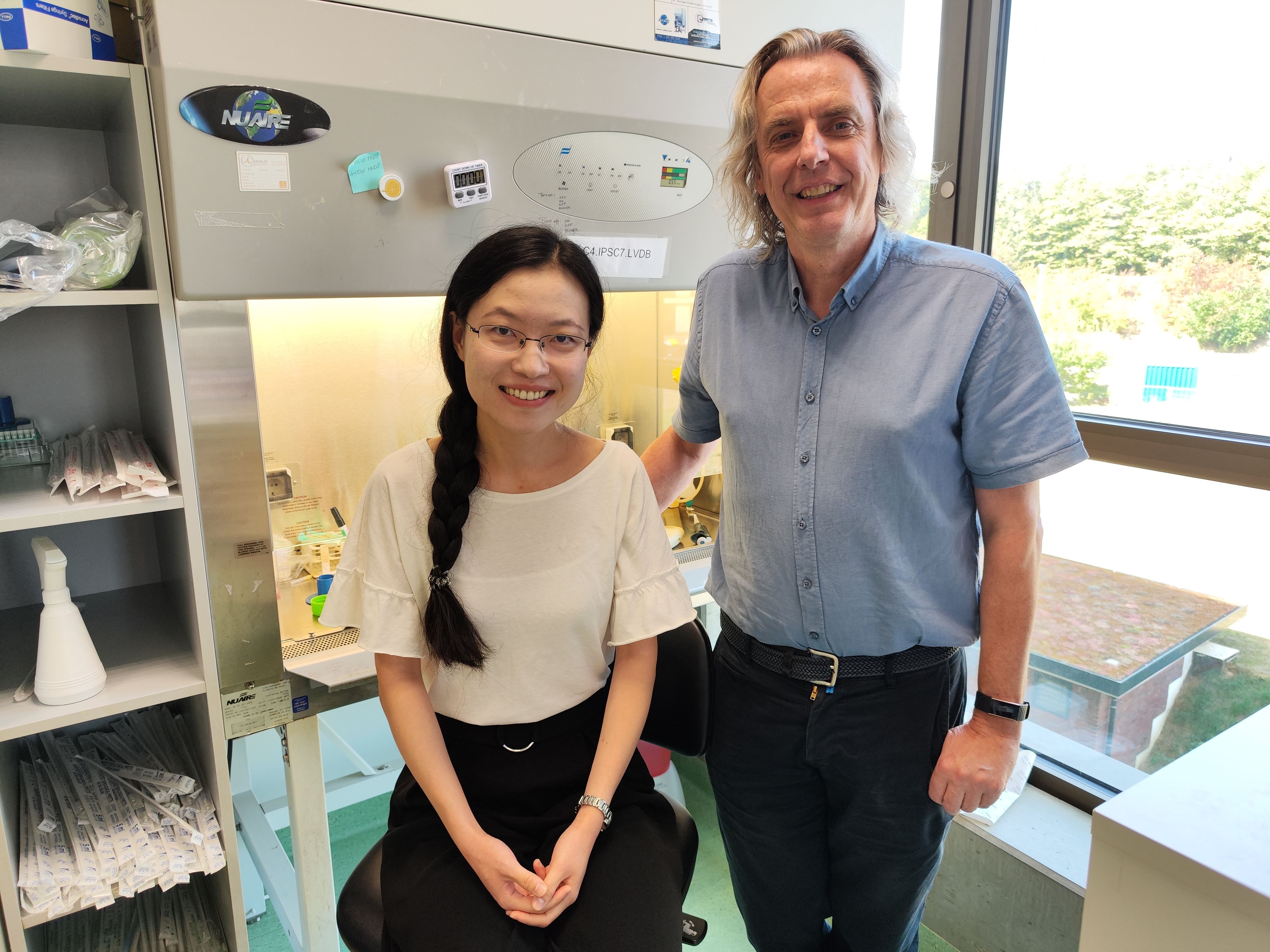 Prof. Ludo Van Den Bosch and Postdoctoral fellow Wenting Guo in the stem cell lab