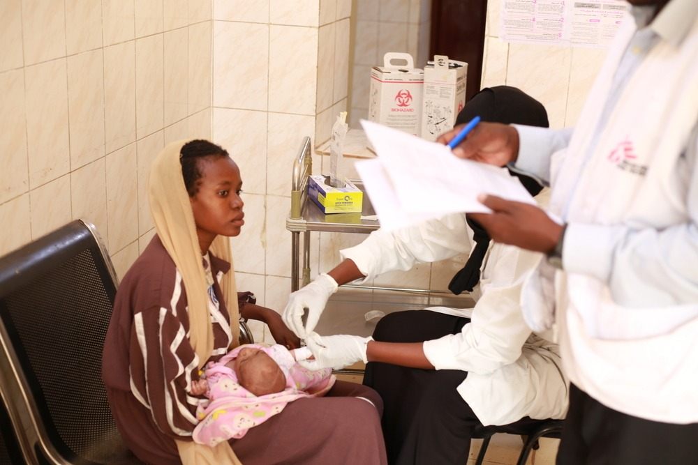 Nyala Teaching hospital: young Mother with baby, which Maria and her colleagues reanimated for 1,5 hours. The baby does well now. Date: 05/09/2024 | Location: Nyala, South Darfur | Photographer: Abdalla Berima Nyala Teaching hospital: young Mother with baby, which Maria and her colleagues reanimated for 1,5 hours. The baby does well now. Date: 05/09/2024 | Location: Nyala, South Darfur | Photographer: Abdalla Berima