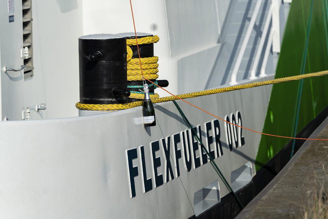 FlexFueler 002 makes LNG bunkering available throughout Port of Antwerp