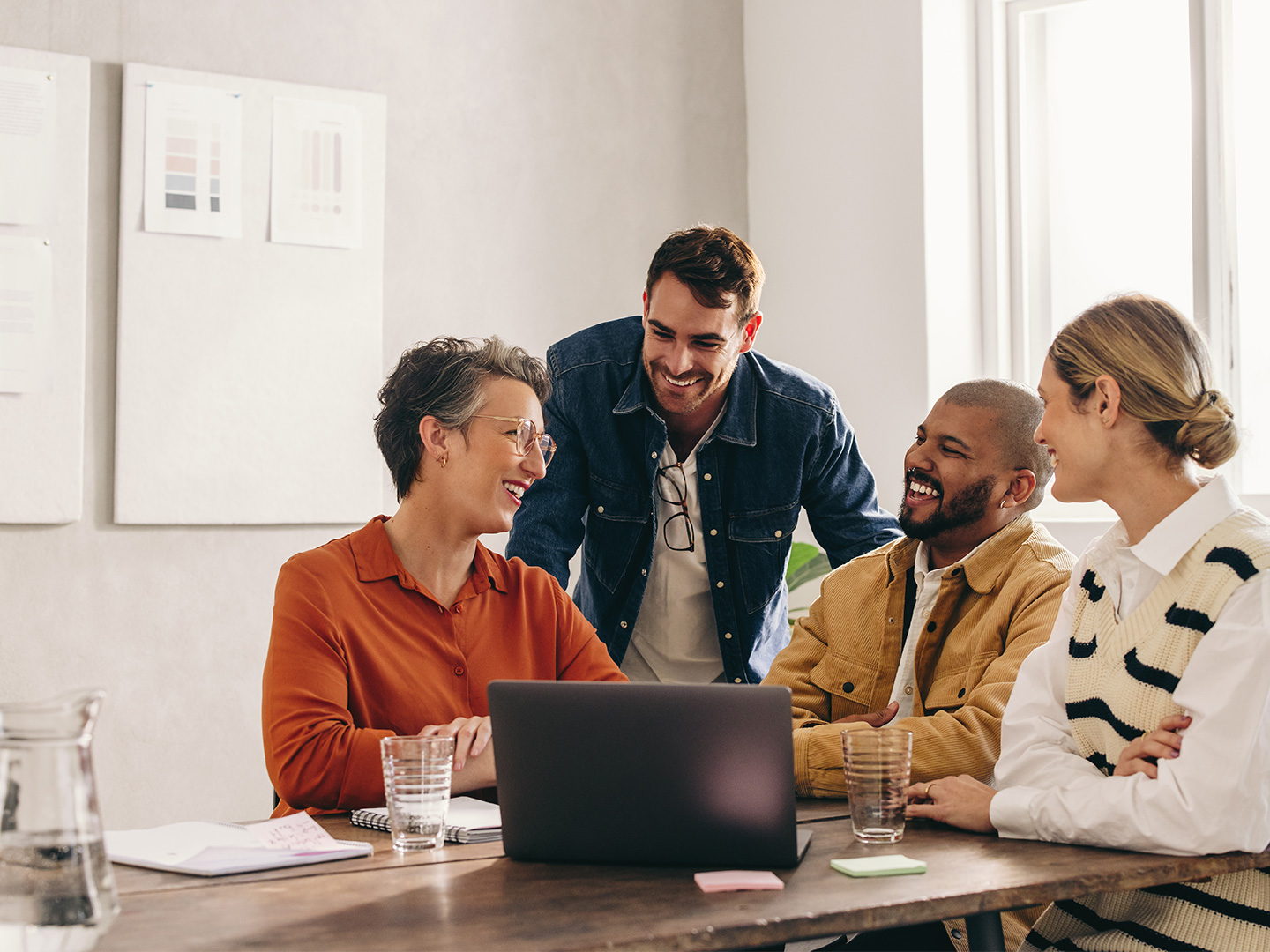 Enquête: 80 % des salariés trouvent que leur employeur doit investir dans une atmosphère de travail positive