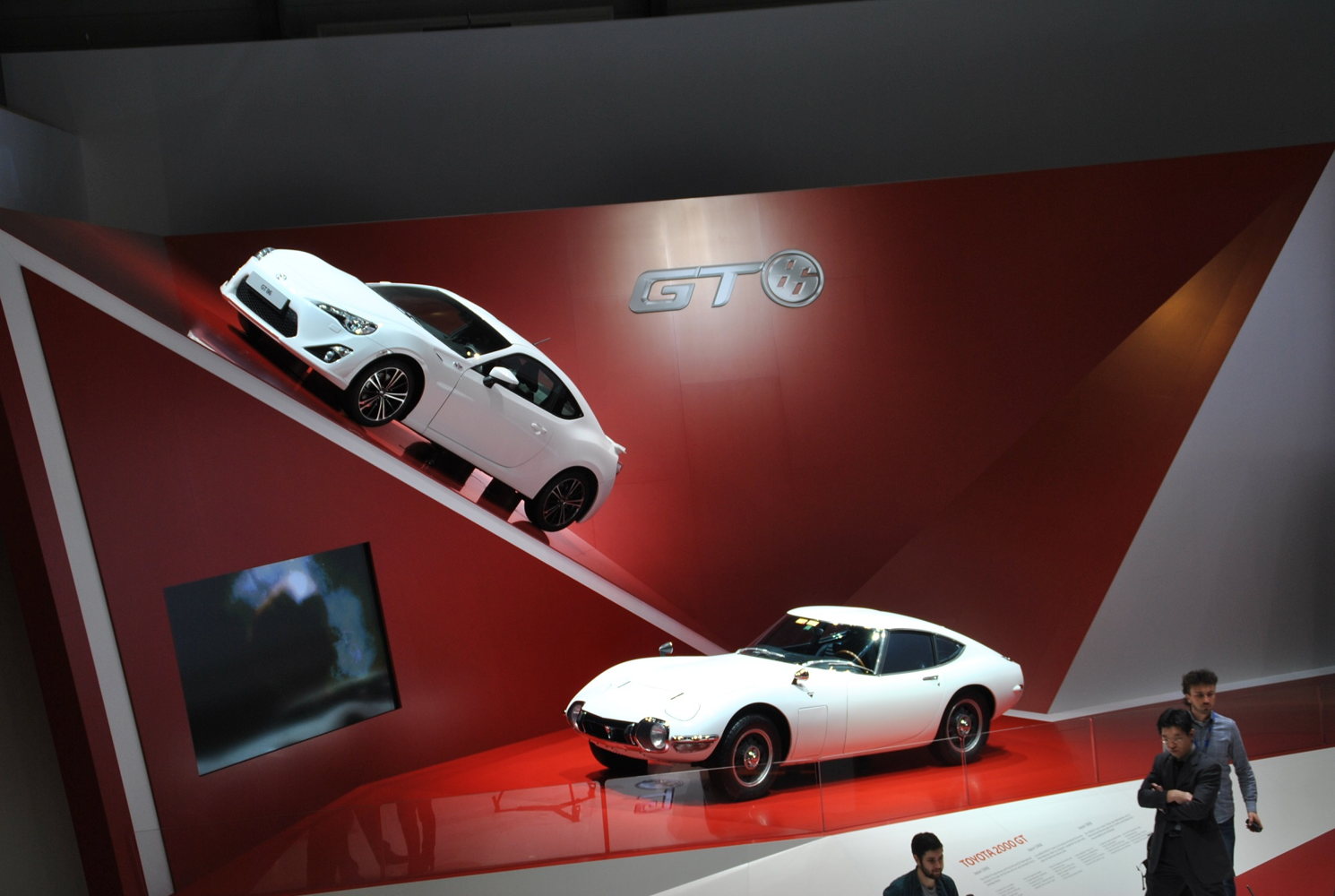 Toyota GT 86 et 2000 GT Genève 2012