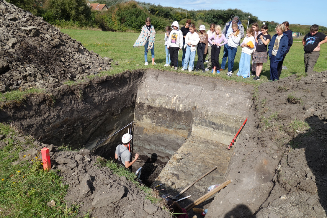 VUB-archeologen graven eeuwenoude dijken op in Westende en Raversijde