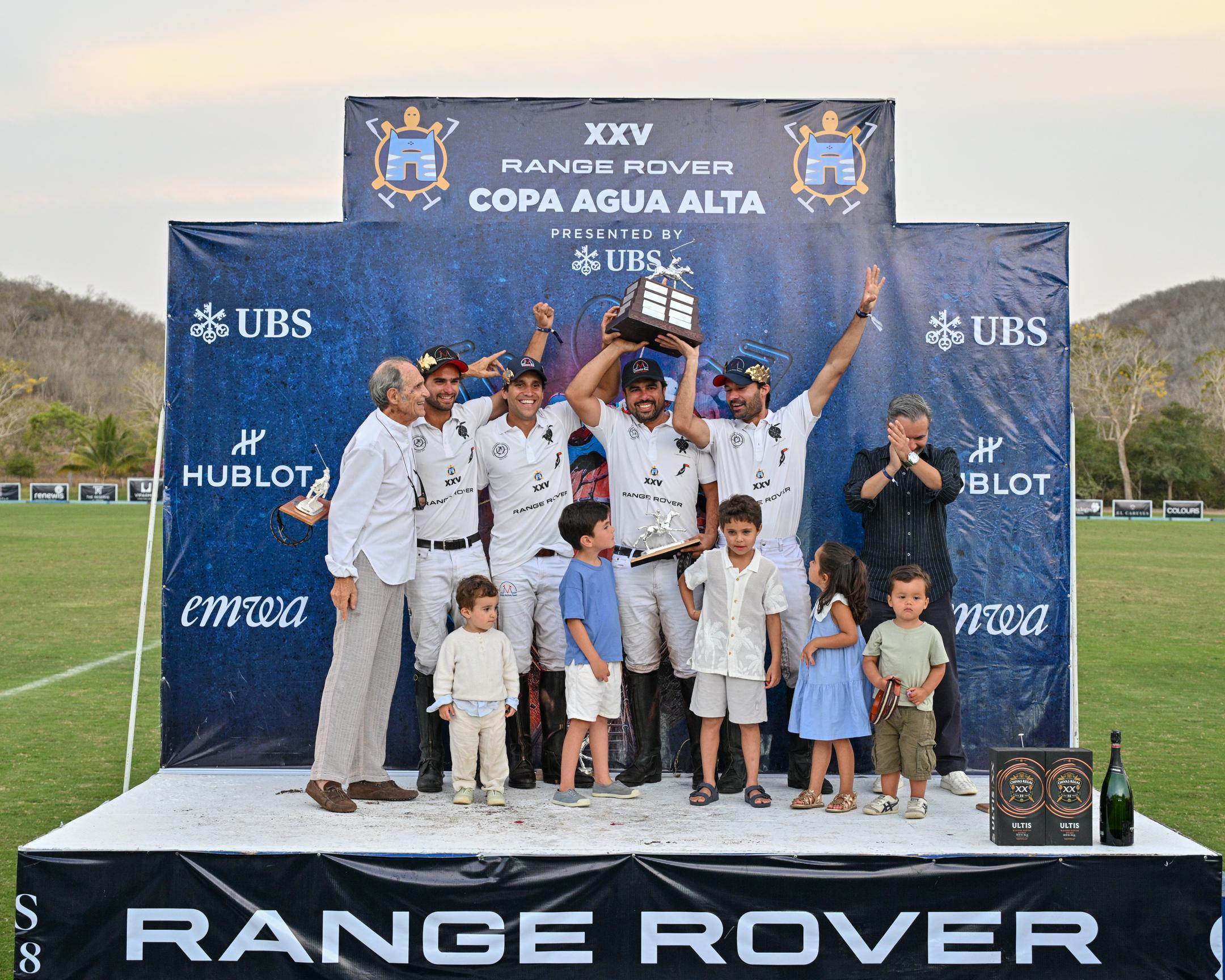Equipo Quinto Sol presentado por Range Rover Equipo Quinto Sol presentado por Range Rover