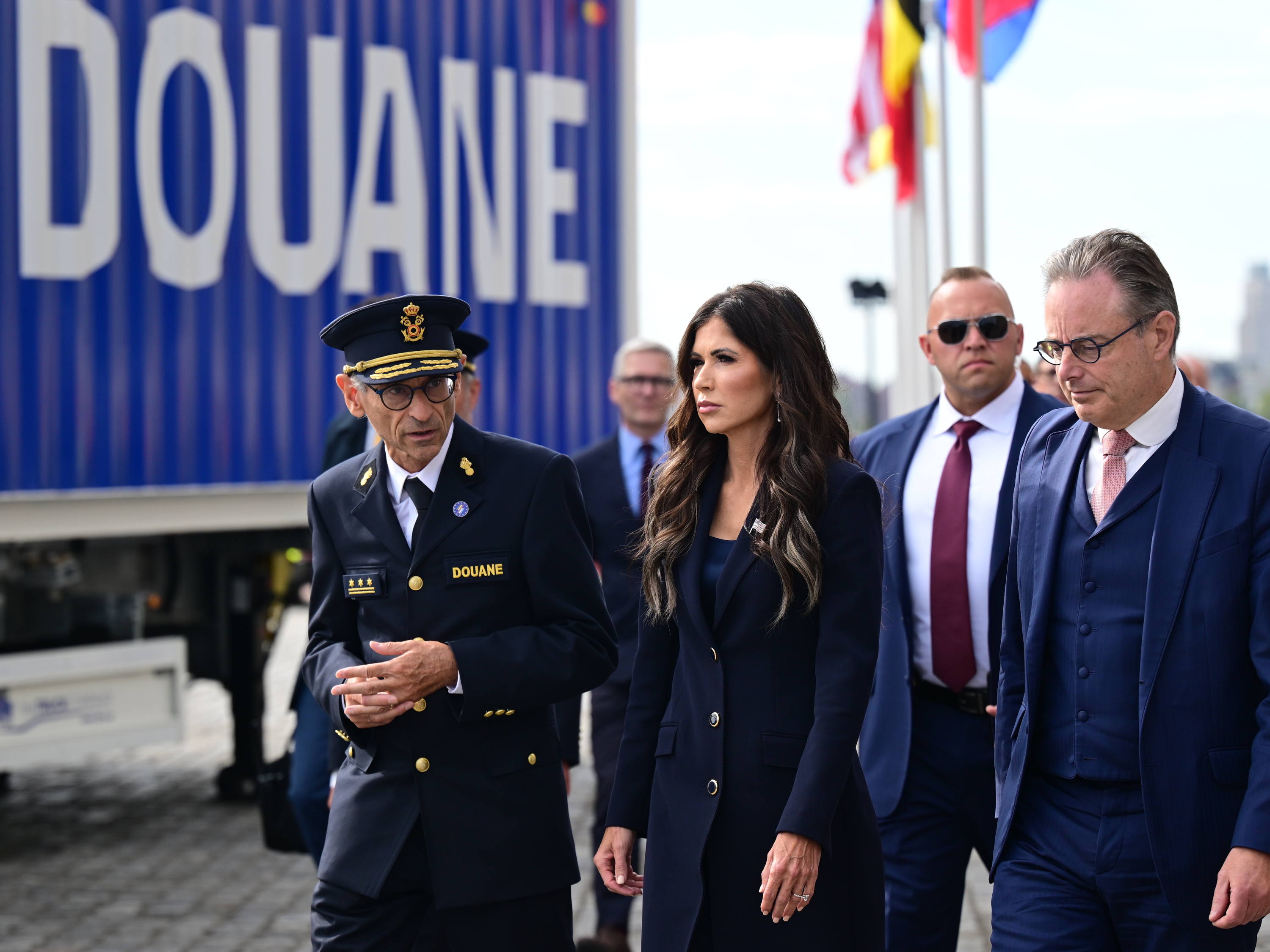 US secretary of Homeland Security visits Antwerp to discuss fight against drug smuggling